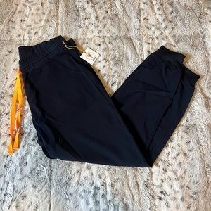 Poppy Scrubs - The Hatton Jogger NWT